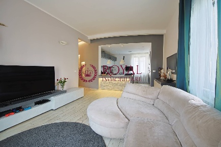 Foto Appartamento in Via Salvino Salvini, Livorno Calzabigi di 180 m²