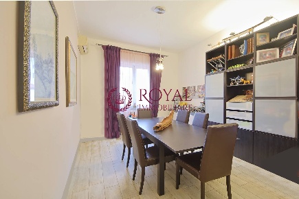 Foto Appartamento in Via Salvino Salvini, Livorno Calzabigi di 180 m²