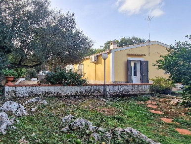 Foto Villa unifamiliare in Menghisi snc, Noto di 230 m² con 5 locali