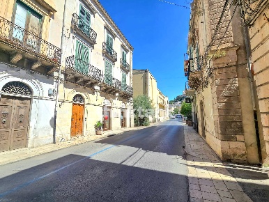 Foto Appartamento in Corso Garibaldi 16, Scicli Centro di 165 m² in vendita