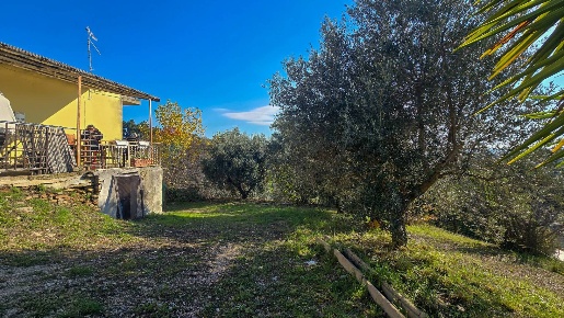 Foto Case semi ndipendenti in Via Valle Monte 1, Spoltore Centro di 124 m²