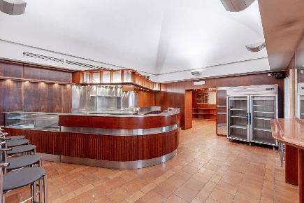 Foto Locale commerciale in Via Delle Quattro Fontane, Roma Barberini