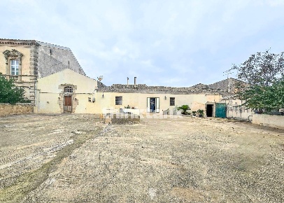 Foto Rustico in SS514, Ragusa Conservatore - San Giacomo di 420 m²