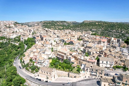 Foto Casa indipendente in Via Porta Modica, Ragusa Ibla di 100 m²