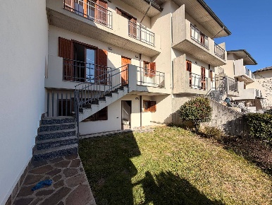 Foto Villa a schiera in VIA MONTESSORI 40, Gazzaniga Masserini di 180 m²