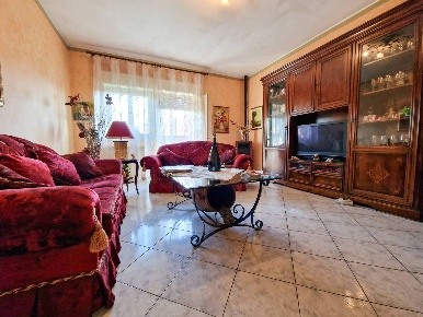 Foto Appartamento in Via Generale Cascino snc, Pedara Centro di 120 m²