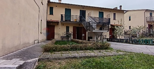 Foto Appartamento a Fossato di Vico Osteria Del Gatto di 60 m² con 2 locali