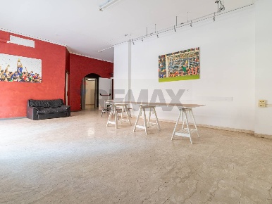 Foto Locale commerciale in Via Danilo Stiepovich 264, Roma Ostia Ponente