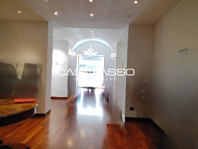 Foto Locale commerciale a Macerata di 84 m² con 2 locali in vendita