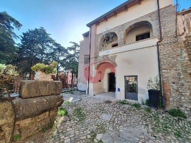 Foto Appartamento in Via Bagni, Benevento Centro Storico di 70 m²