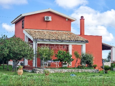 Foto Villa unifamiliare in Contrada Cozzo lupo snc, Noto di 125 m²