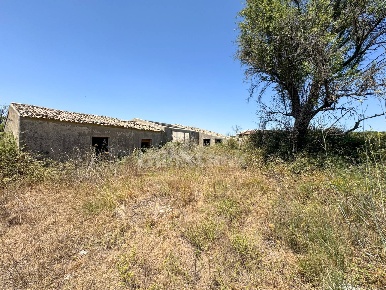 Foto Rustico in contrada vallefame, Palazzolo Acreide di 400 m² in vendita