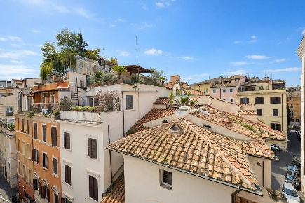 Foto Appartamento in Via Dei Chiavari, Roma Campo de' Fiori di 100 m²