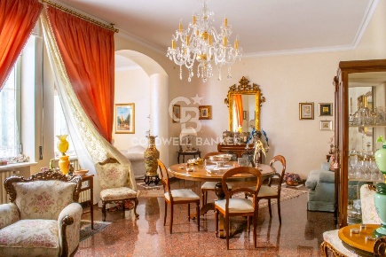 Foto Appartamento in via Luigi Capuana 4850, Andria di 210 m² con 6 locali