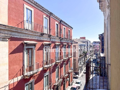 Foto Appartamento in Via Santa Barbara snc, Catania Centro Storico