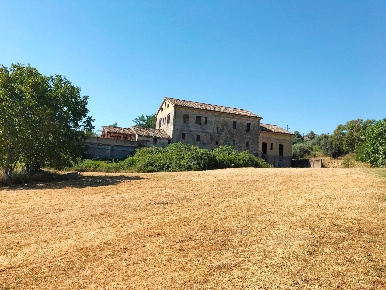 Foto Rustico in Contrada madonna delle piane, Acquaviva Picena di 875 m²