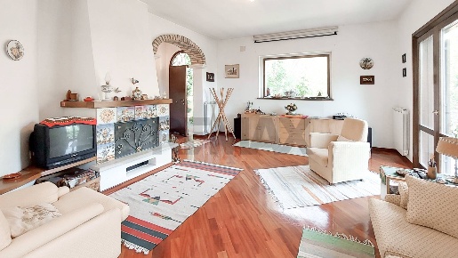 Foto Villa unifamiliare in C/DA VERSANTE AL BOSCO, Carpineto della Nora