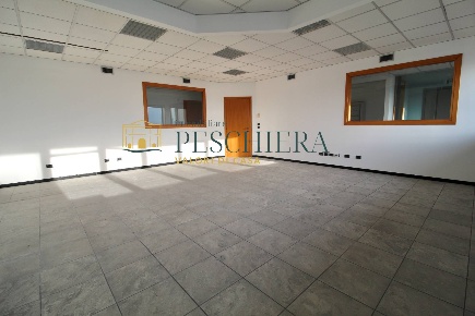 Foto Ufficio in Via Postumia 58, Villafranca di Verona di 135 m² in vendita