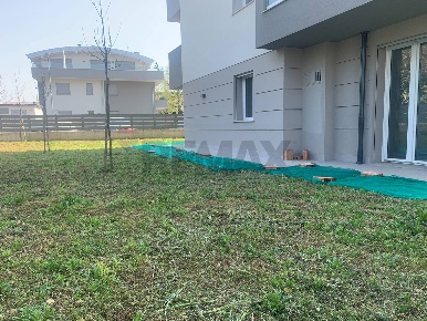 Foto Appartamento in Via Mascagni, Lallio di 164 m² con 4 locali in vendita