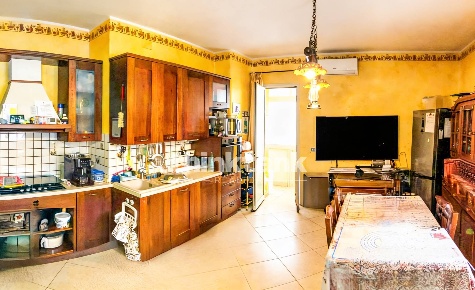 Foto Appartamento in via Litrussa 3, Acireale di 124 m² con 6 locali