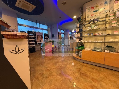 Foto Locale commerciale in Via Papa Giovanni Paolo II 7, Chieti di 110 m²