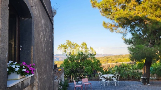 Foto Rustico in Viale Regina Margherita, Castiglione di Sicilia di 125 m²