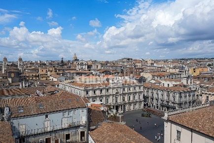 Foto Appartamento in Centro snc, Catania di 500 m² con 11 locali in vendita