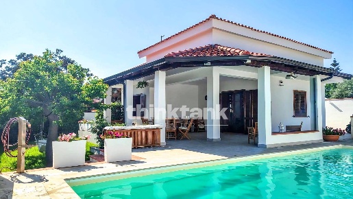 Foto Villa unifamiliare in Via delle Azalee, Augusta di 130 m² con 7 locali