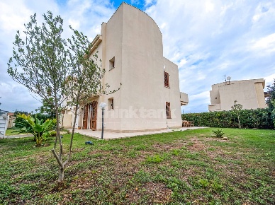 Foto Villa unifamiliare in Via del pellicano snc, Siracusa di 160 m²