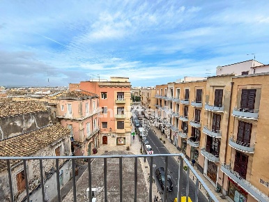 Foto Appartamento in Corso Giacomo Matteotti, Siracusa Ortigia di 220 m²