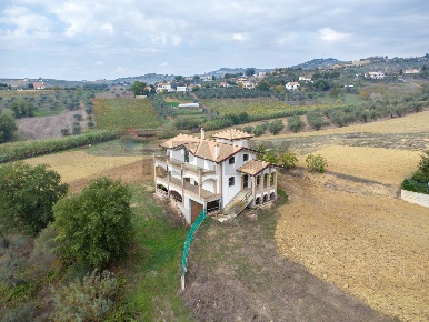 Foto Casa indipendente in contrada tavolato 20, Città Sant'Angelo di 210 m²