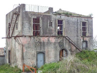 Foto Rustico in petrulli snc, Zafferana Etnea Centro di 350 m² in vendita