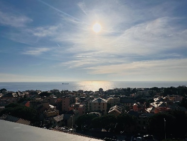 Foto Appartamento in Via Giuseppe Mendozza, Genova Quarto di 120 m²