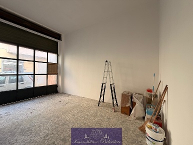 Foto Locale commerciale in Via Francesco Baracca, Firenze Novoli di 40 m²