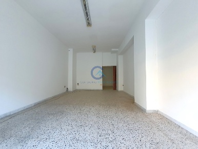 Foto Locale commerciale a Catanzaro Stadio - Pontepiccolo di 80 m²