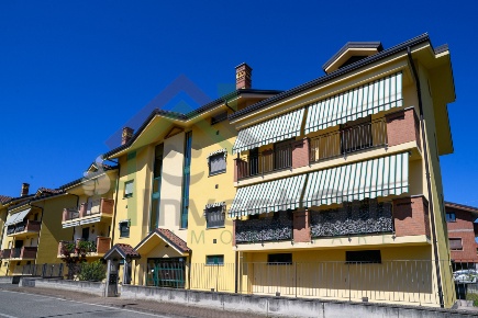 Foto Mansarde in Via Bianca Gerardi 4, Ciriè Centro di 80 m² con 3 locali