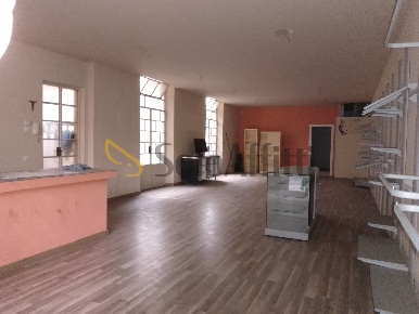 Foto Magazzino in Via PREVIATI 4, Seregno Santa Valeria di 100 m²