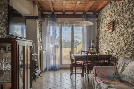 Foto Rustico in BORGATA OLIVETO, Ranzo Borgo Di Ranzo di 87 m² con 2 locali