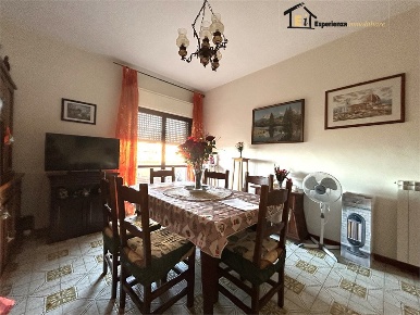 Foto Appartamento in Via Goffredo Mameli, Poggio Mirteto Centro di 90 m²