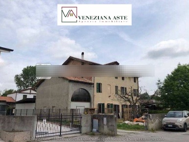 Foto Appartamento in Via Luigi Einaudi, Martellago Centro di 179 m²