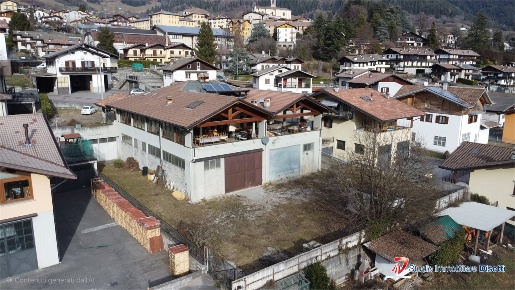 Foto Villa unifamiliare in Via Bernina, Borno Centro di 980 m² in vendita