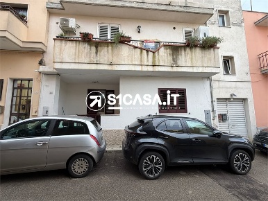 Foto Appartamento in Via F. A. Core, Galatone Centro di 110 m² con 7 locali