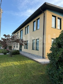Foto Capannone industriale in Via Cairoli 164, Gaglianico di 600 m²