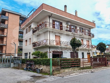 Foto Appartamento in Via Marco Tullio Cicerone 15, Venafro Centro di 197 m²