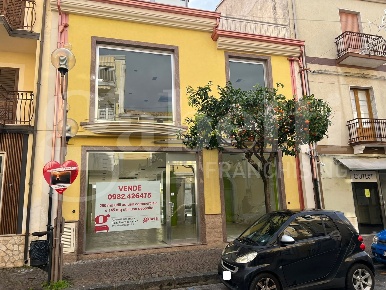 Foto Negozio in Viale REGINA MARGHERITA 133-135, Amantea Centro di 468 m²
