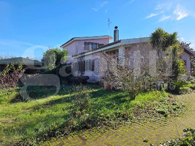 Foto Villa bifamiliare in Via Seconda Traversa Via Quarto Sant'Antonio 39,