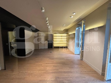Foto Ufficio in Via bagutta 8, Milano San Babila di 87 m² con 2 locali