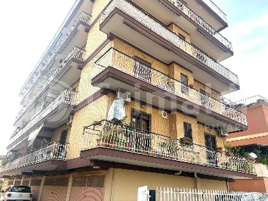 Foto Appartamento in Ciro Menotti, Pomezia Pomezia Centro di 96 m²