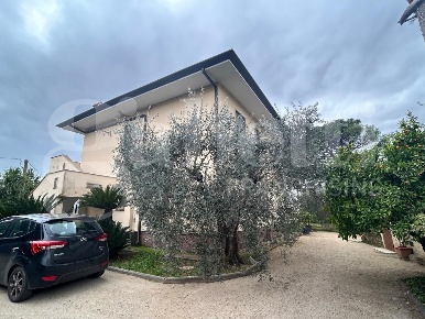 Foto Casa indipendente in Via delle Querce 16, Sermoneta Le Folle di 320 m²