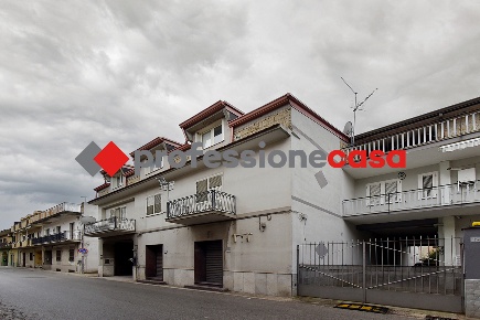 Foto Casa indipendente in Via Bronzetti 100, San Nicola la Strada di 350 m²
